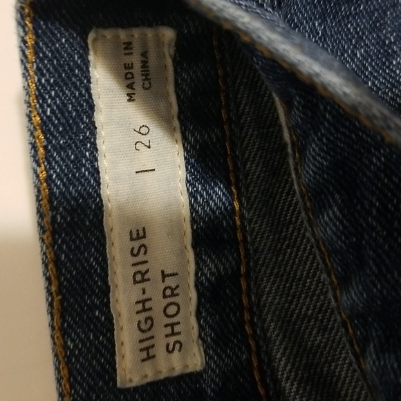 $5 ITEM. Bullhead denim high-rise shorts. MUST BUNDLE WITH TWO OTHER ITEMS - Picture 7 of 8